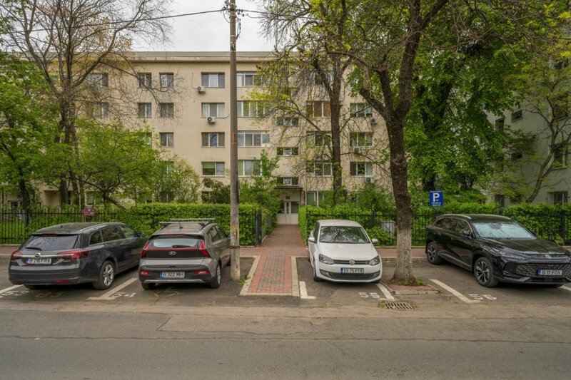 Parc IOR, 2 camere, etaj 1, renovabil complet